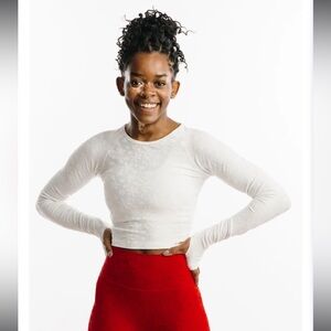 ✨NWOT✨ Zyia White Snowflake Crop Long Sleeve T